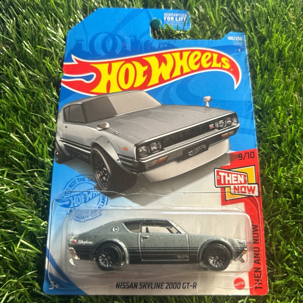 Hot Wheels Nissan Skyline 2000 GT-R - Gray